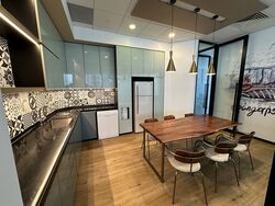 18 ROBINSON (D1), Office #488932941
